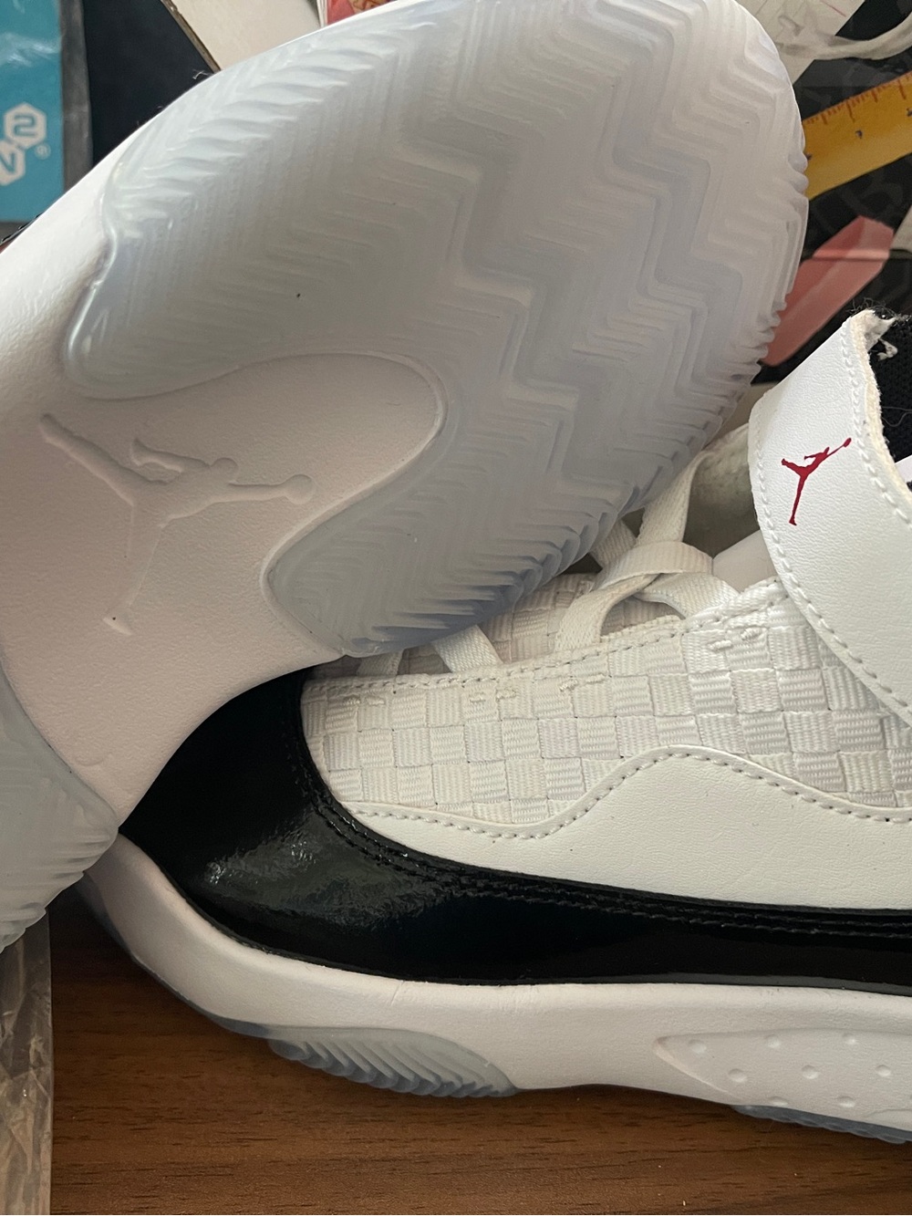 Boys size 1 Jordan Max Aura 2 New - Picture 4 of 6
